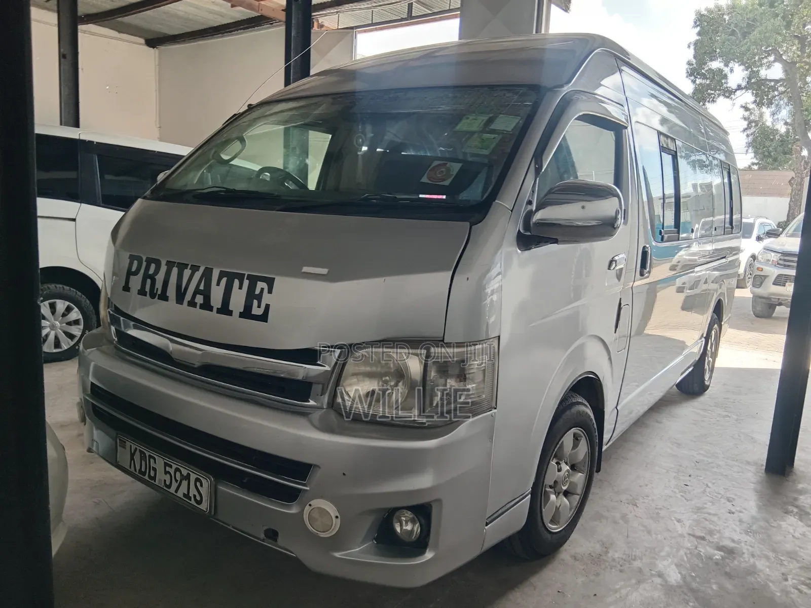 Toyota HiAce 2015 Silver