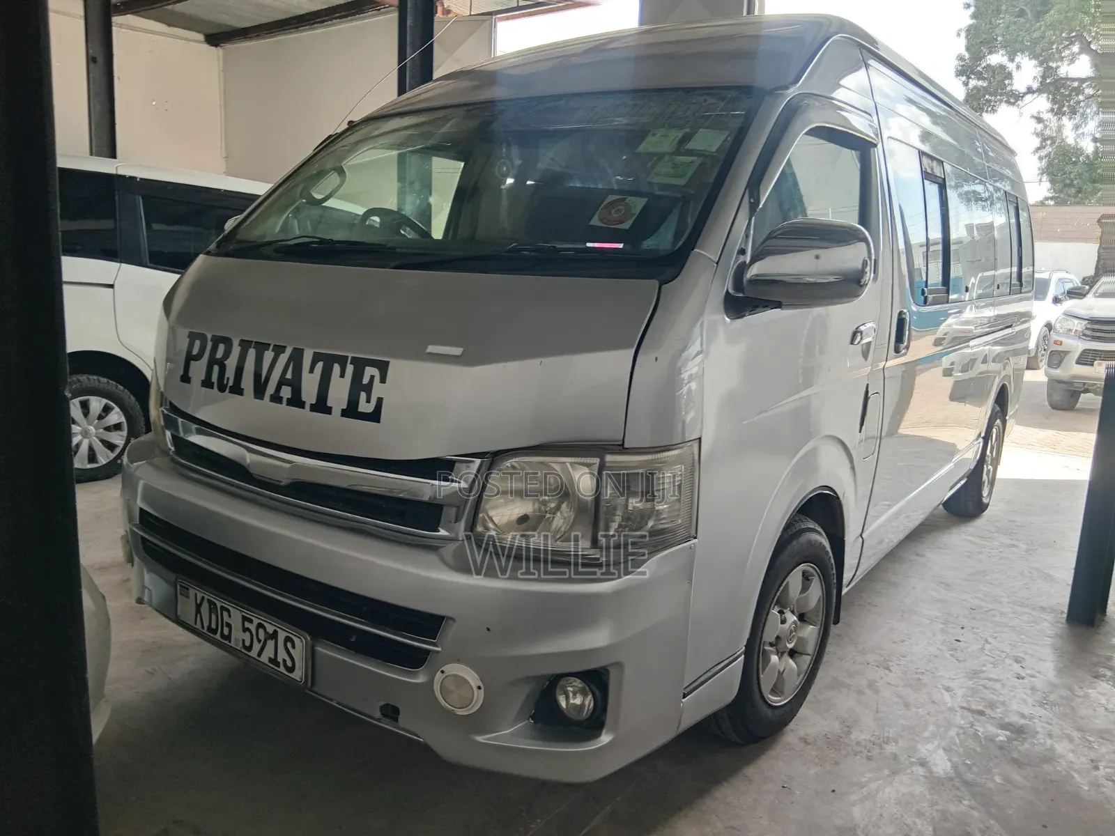 Toyota HiAce 2015 Silver
