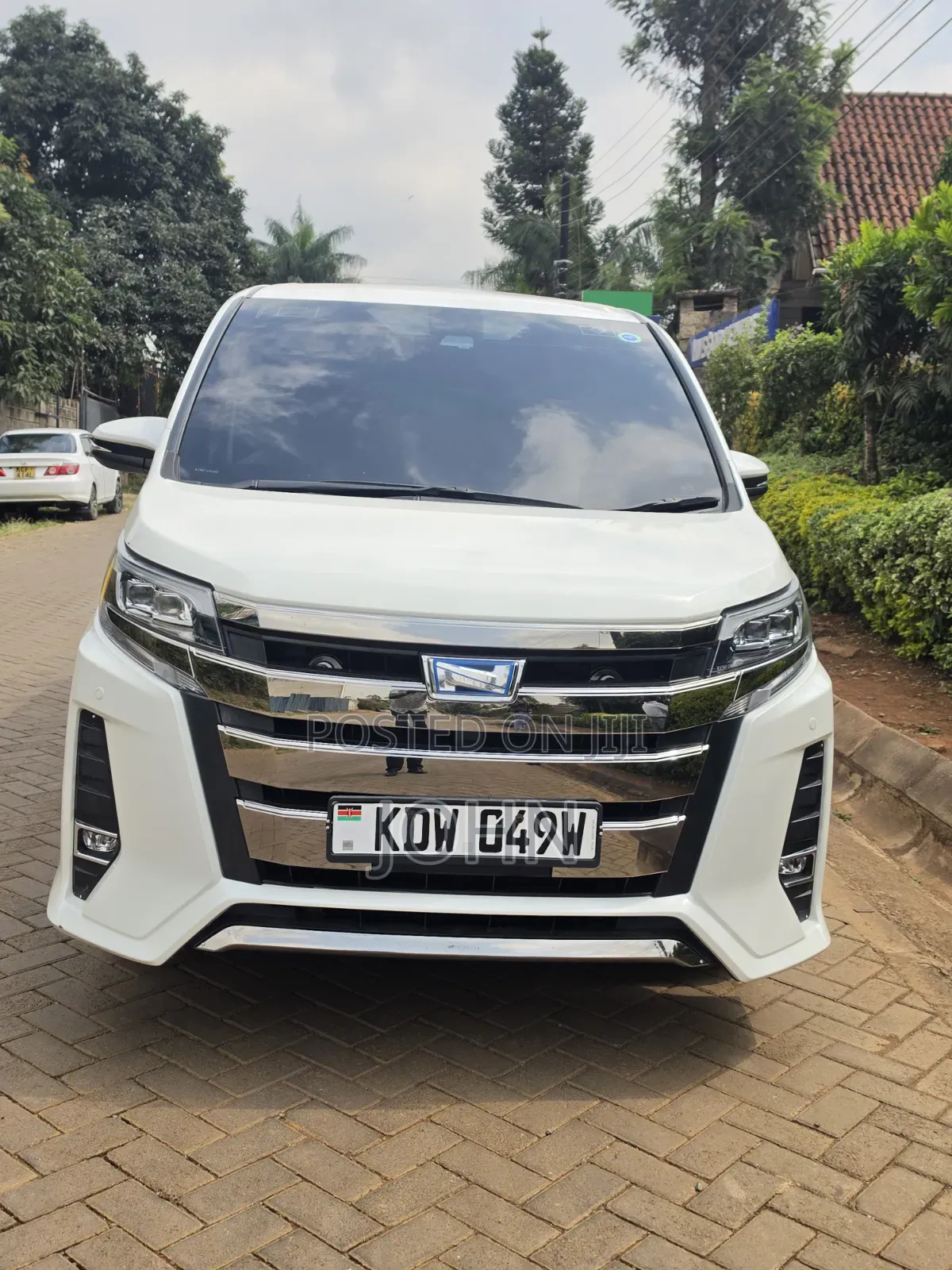 Toyota Noah 2018 White