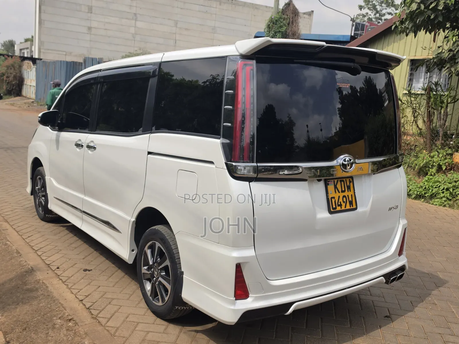 Toyota Noah 2018 White