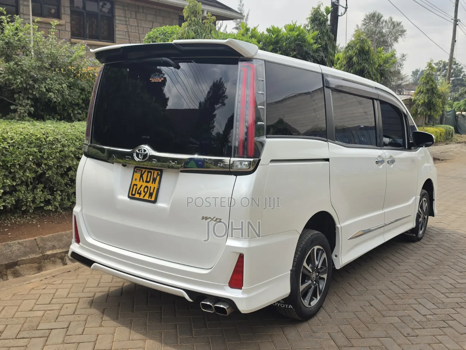 Toyota Noah 2018 White