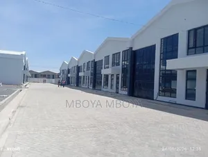7800sqft Warehouse for Rent in Baba Dogo