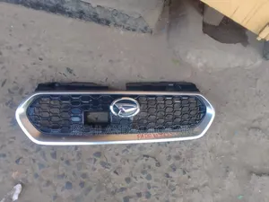 Front Grille Daihatsu/ Passo M710
