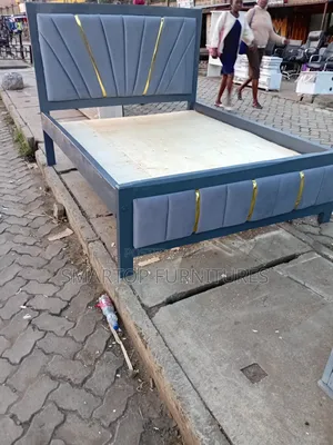 5×6 Gray Chester Bed