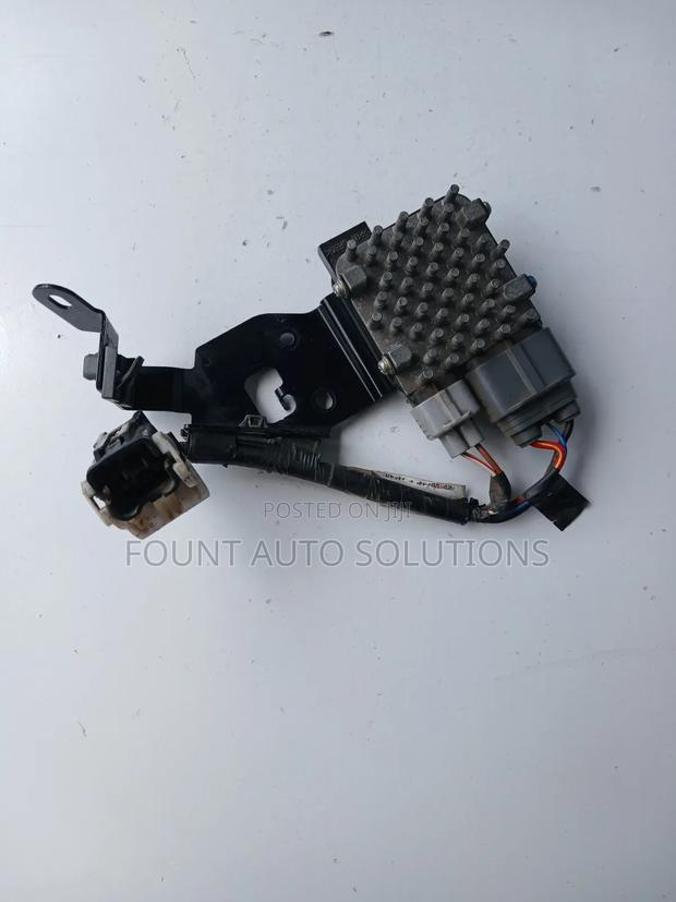 Cooling Fan Control Module Toyota Crown - main view