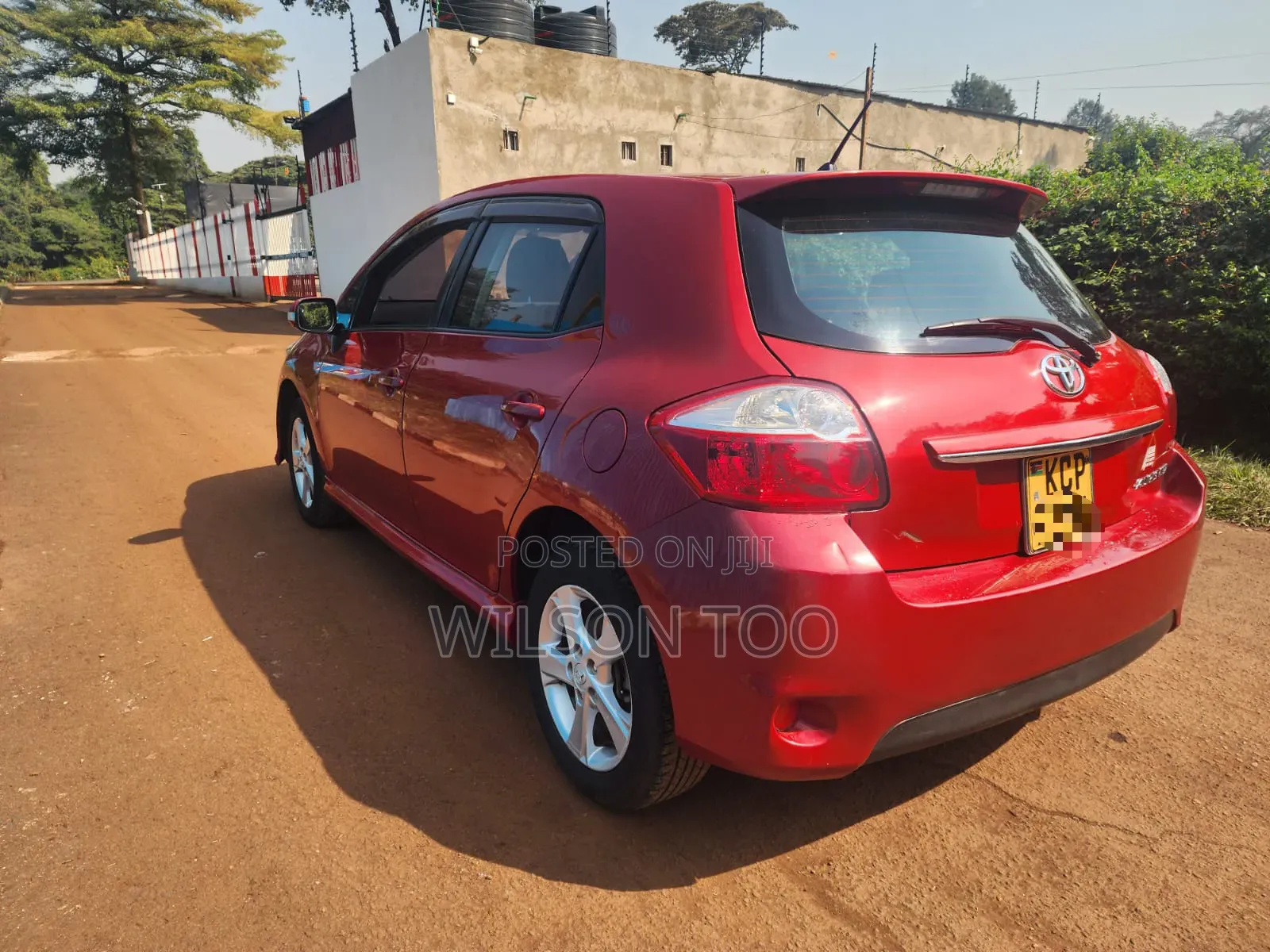 Toyota Auris 2012 Red