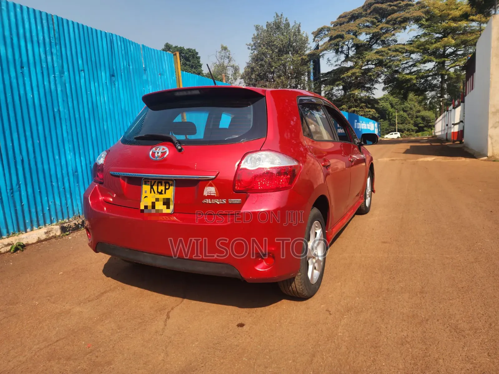 Toyota Auris 2012 Red
