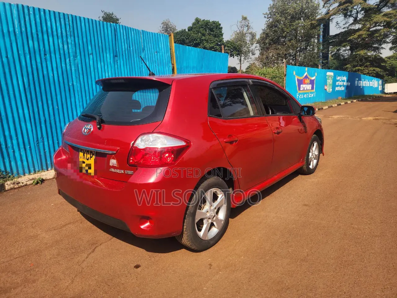 Toyota Auris 2012 Red