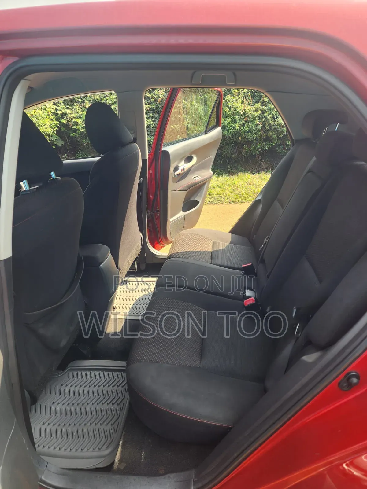 Toyota Auris 2012 Red