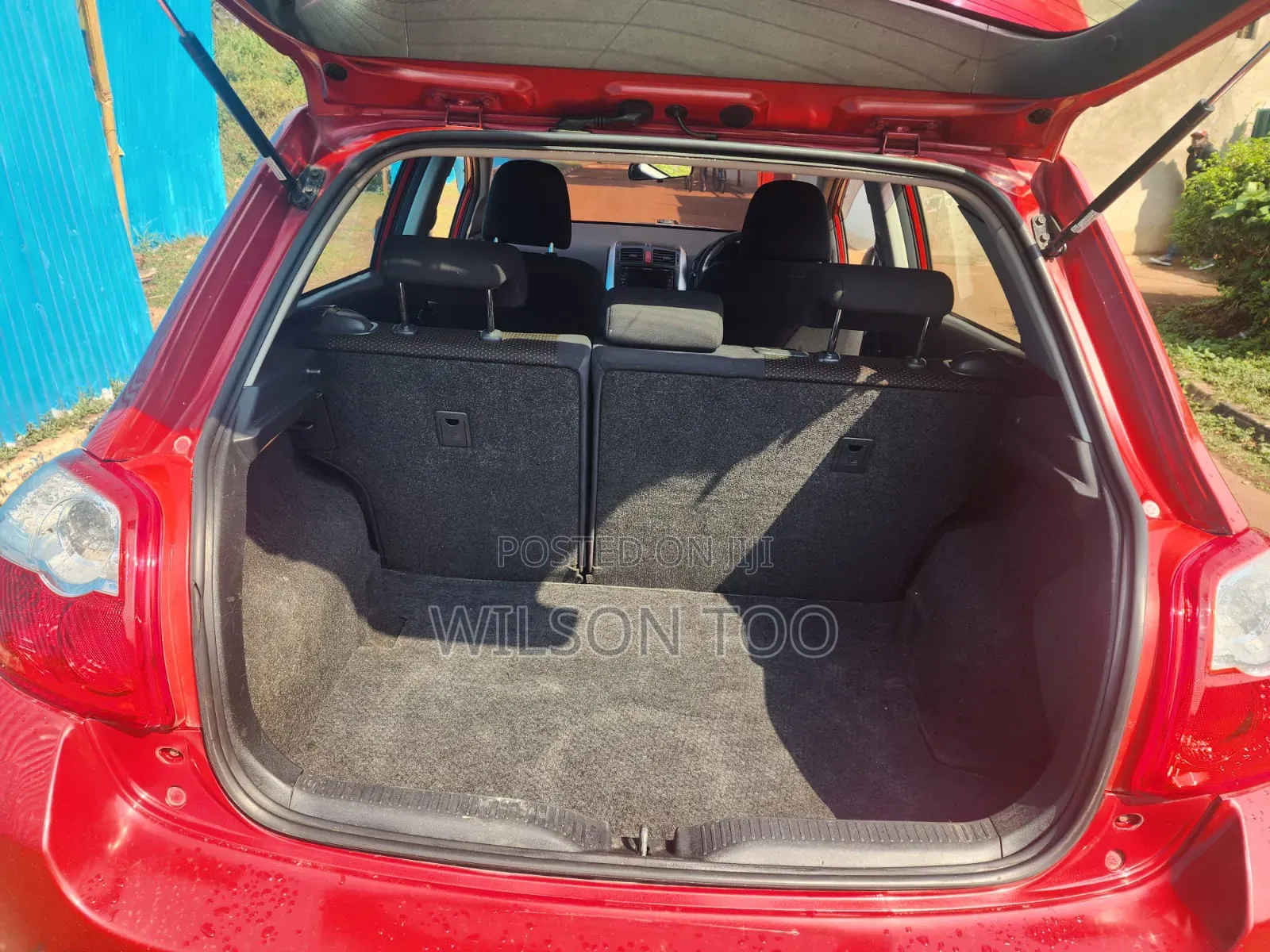 Toyota Auris 2012 Red