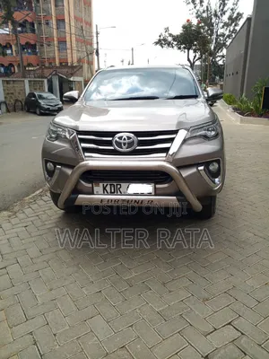 Toyota Fortuner 2017 Brown