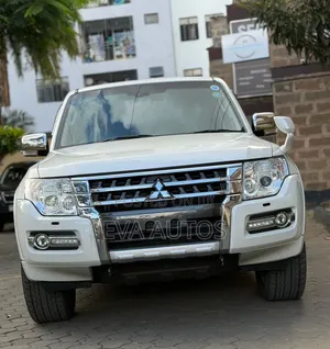 Mitsubishi Pajero 2019 White