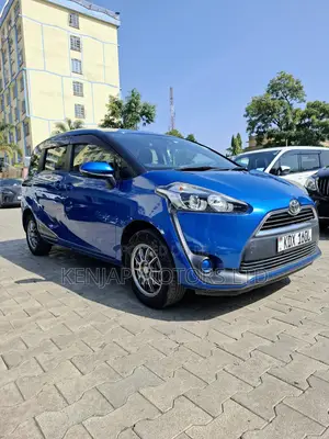 Toyota Sienta 2018 Blue