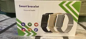 Smart Health Tracker Bracelet