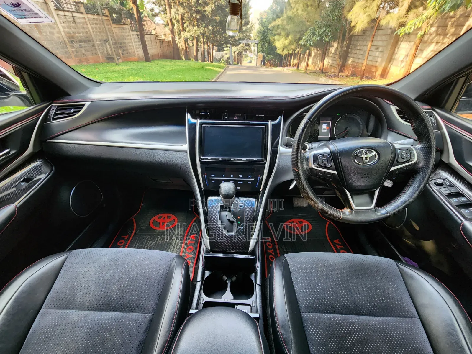 Toyota Harrier 2.0 4WD 2017 White