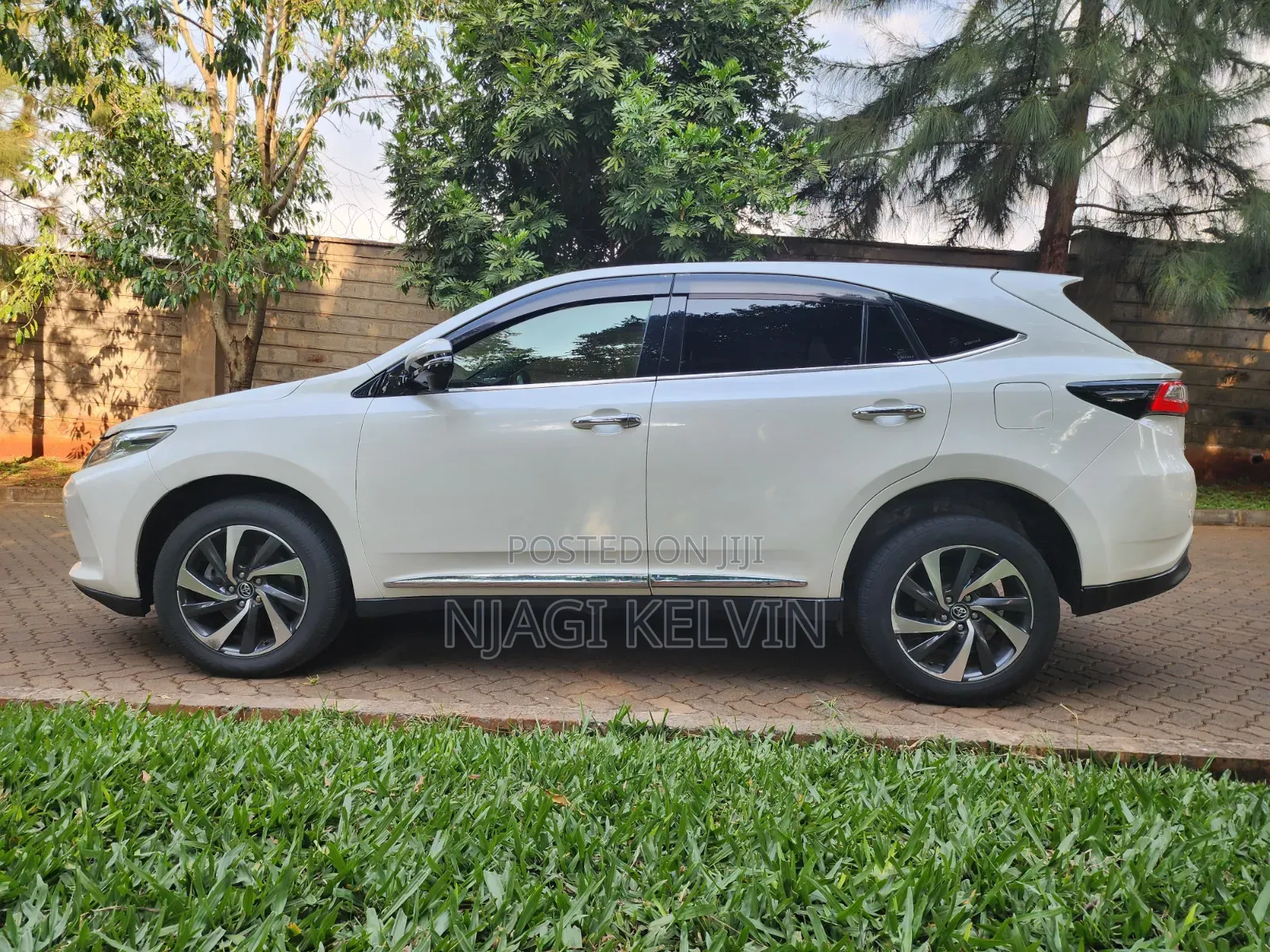 Toyota Harrier 2.0 4WD 2017 White