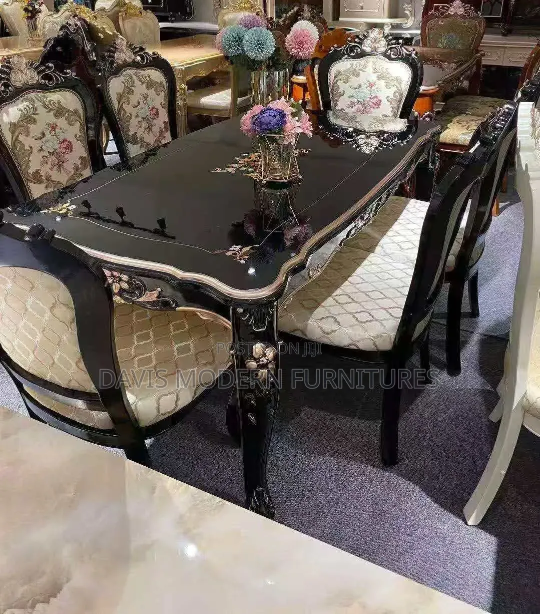 Luxury Baroque 6-Seaters Dinning Table Set