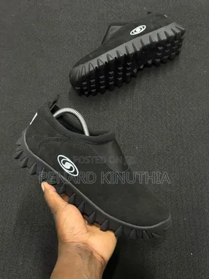 Salomon Conta Grip Slip-On