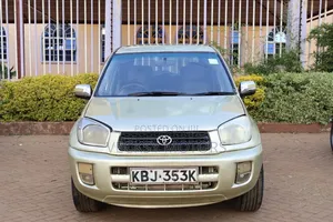 Toyota RAV4 2002 Gold