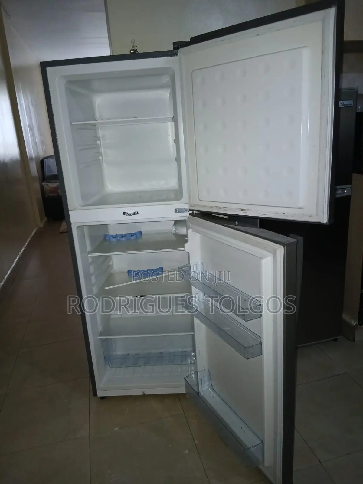 Bruhm Fridge 200l
