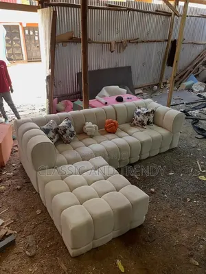7-Seater Cream Bubble Seat (L-Seat) With Throw Pillows