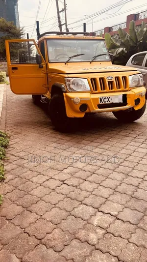Mahindra Scorpio 2017 Yellow