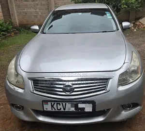 Nissan Skyline 2012 Silver