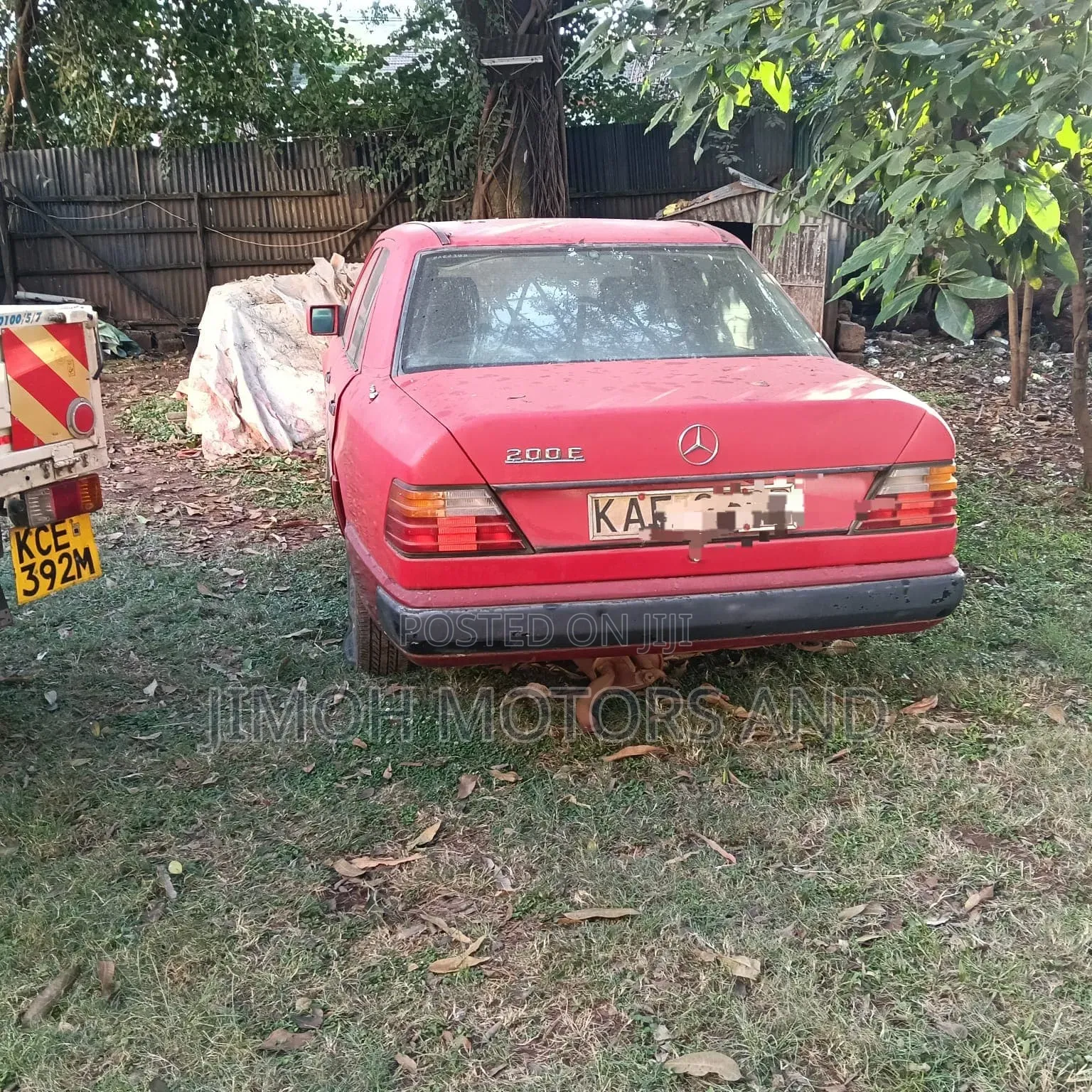 Mercedes-Benz E200 1993 Red