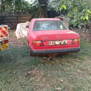 Mercedes-Benz E200 1993 Red