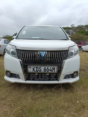 Toyota Esquire 2.0 FWD (8 seater) 2017 White