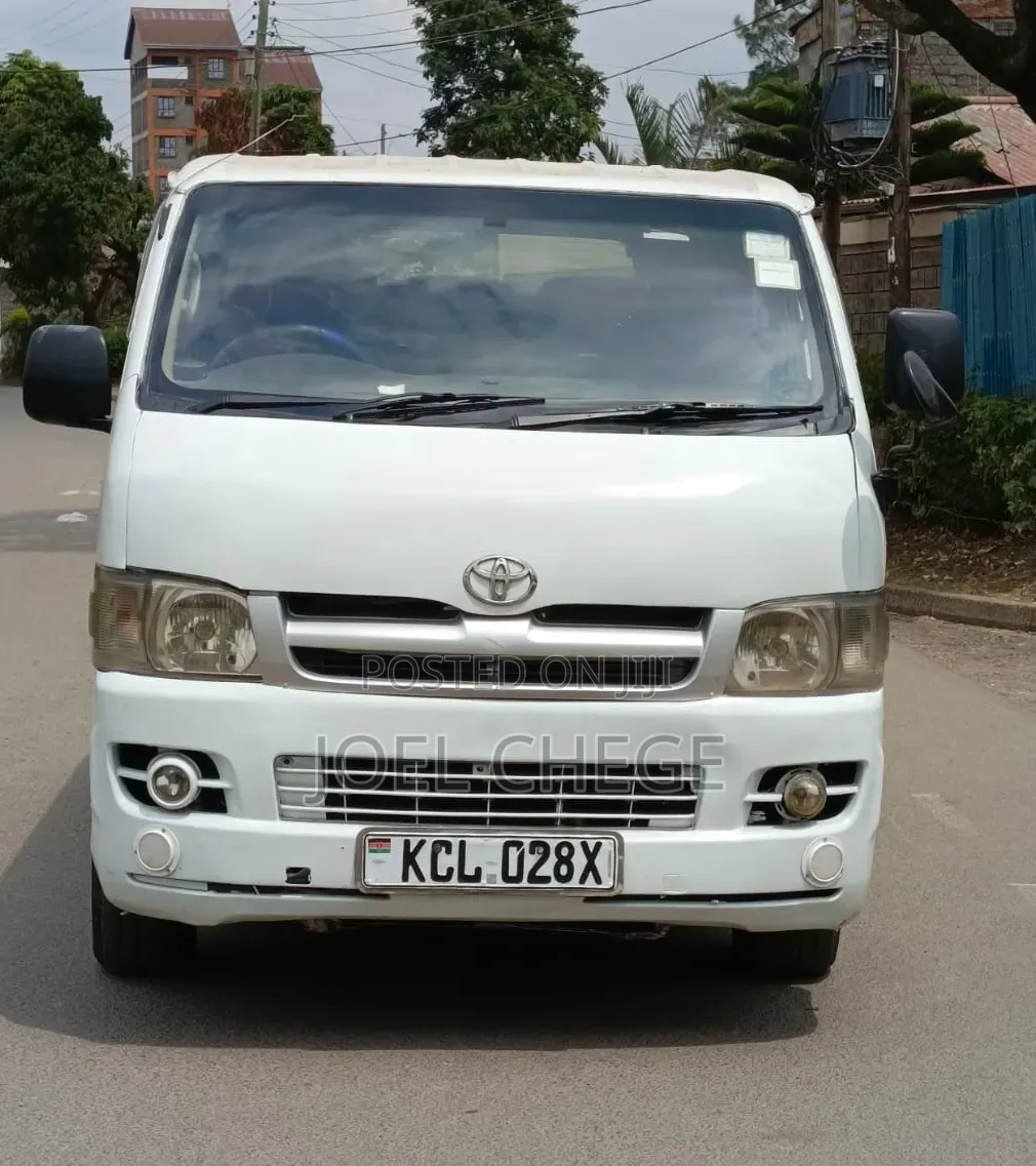 Toyota HiAce 2010 White