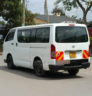 Toyota HiAce 2010 White
