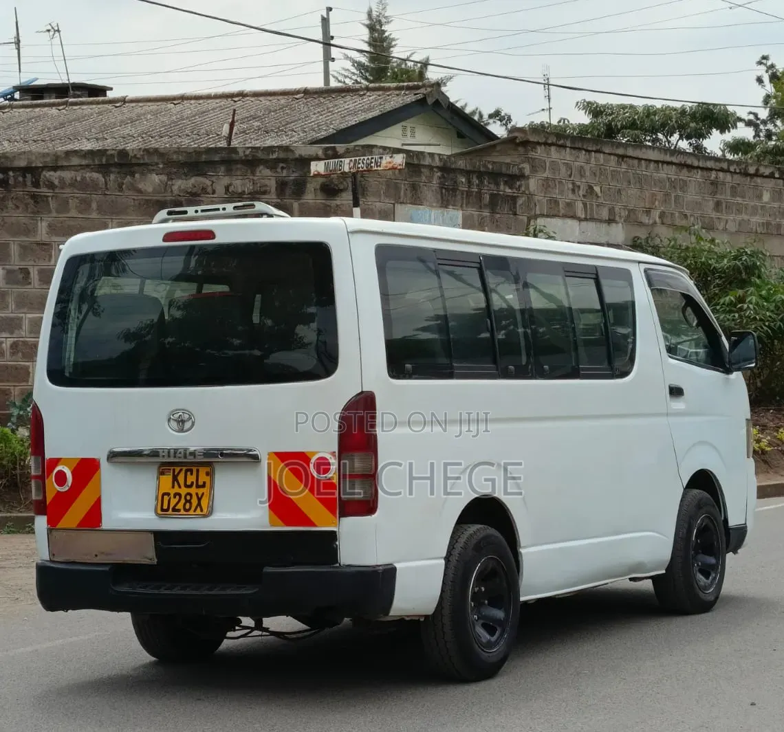 Toyota HiAce 2010 White