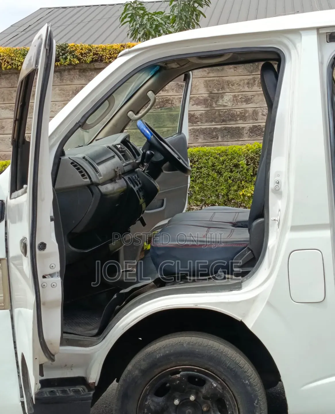 Toyota HiAce 2010 White