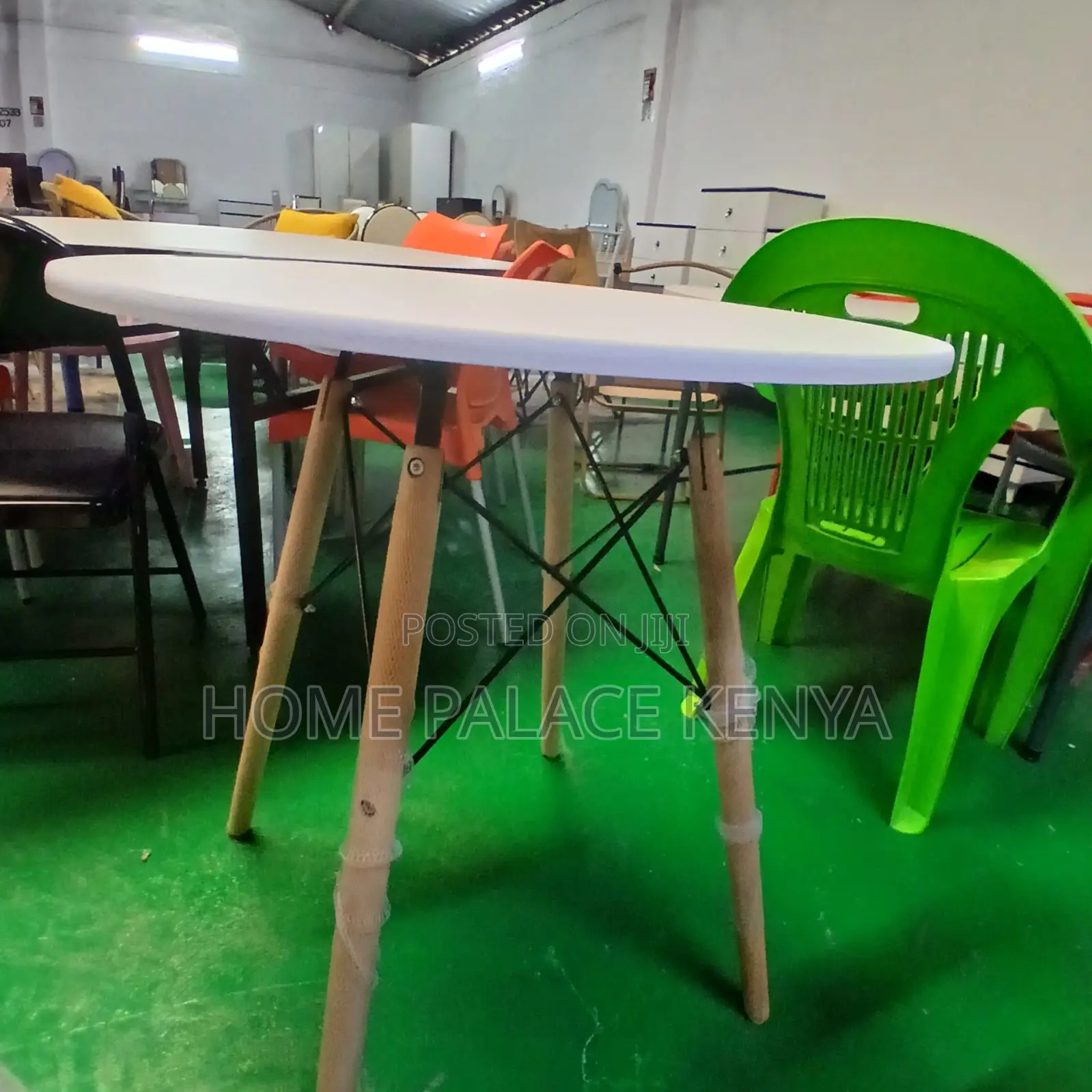 Dining Table: Round White Top Dining Table With Eiffle Legs