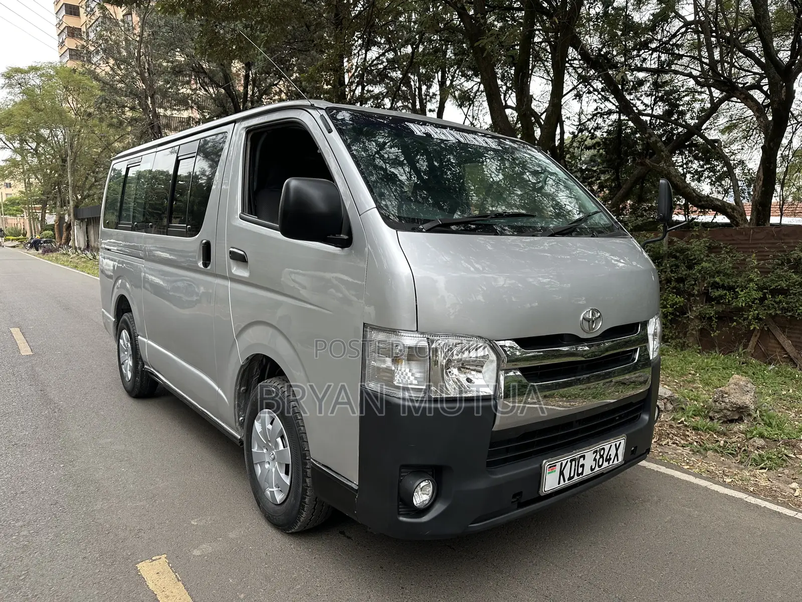 Toyota HiAce 2015 Silver