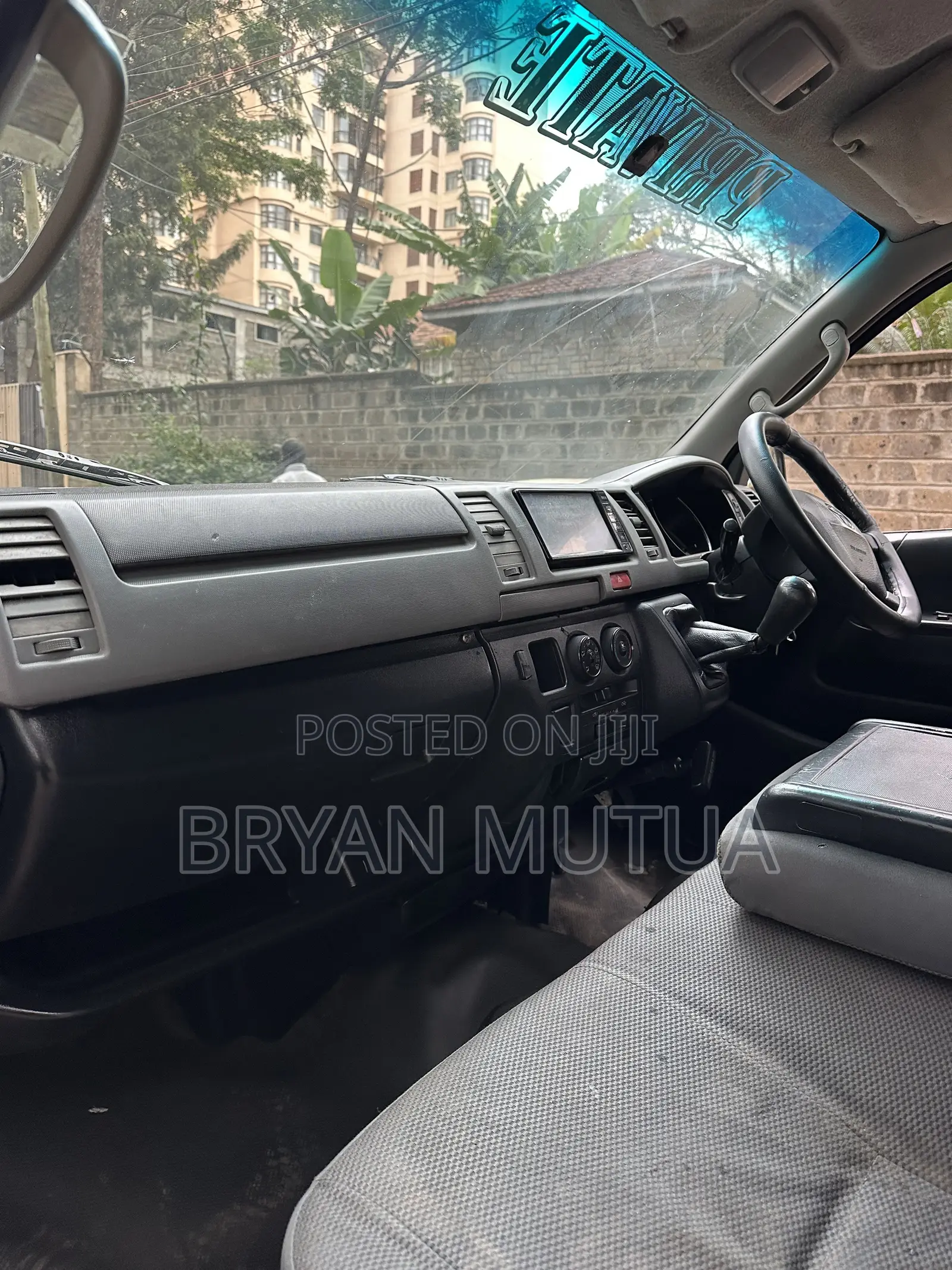 Toyota HiAce 2015 Silver