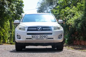 Toyota RAV4 2011 White