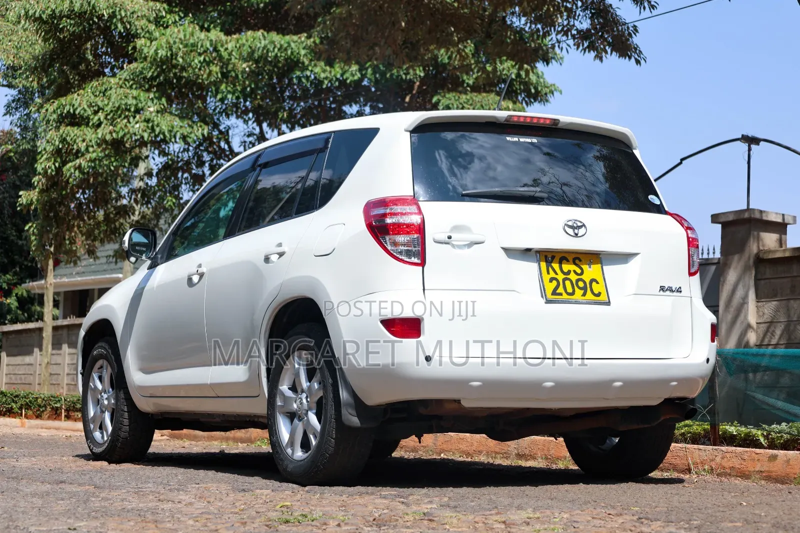 Toyota RAV4 2011 White