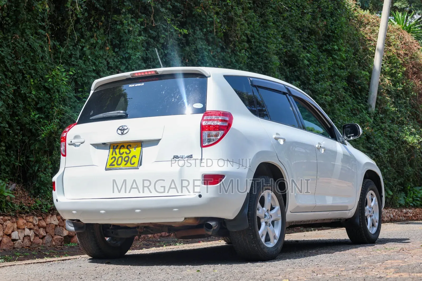 Toyota RAV4 2011 White