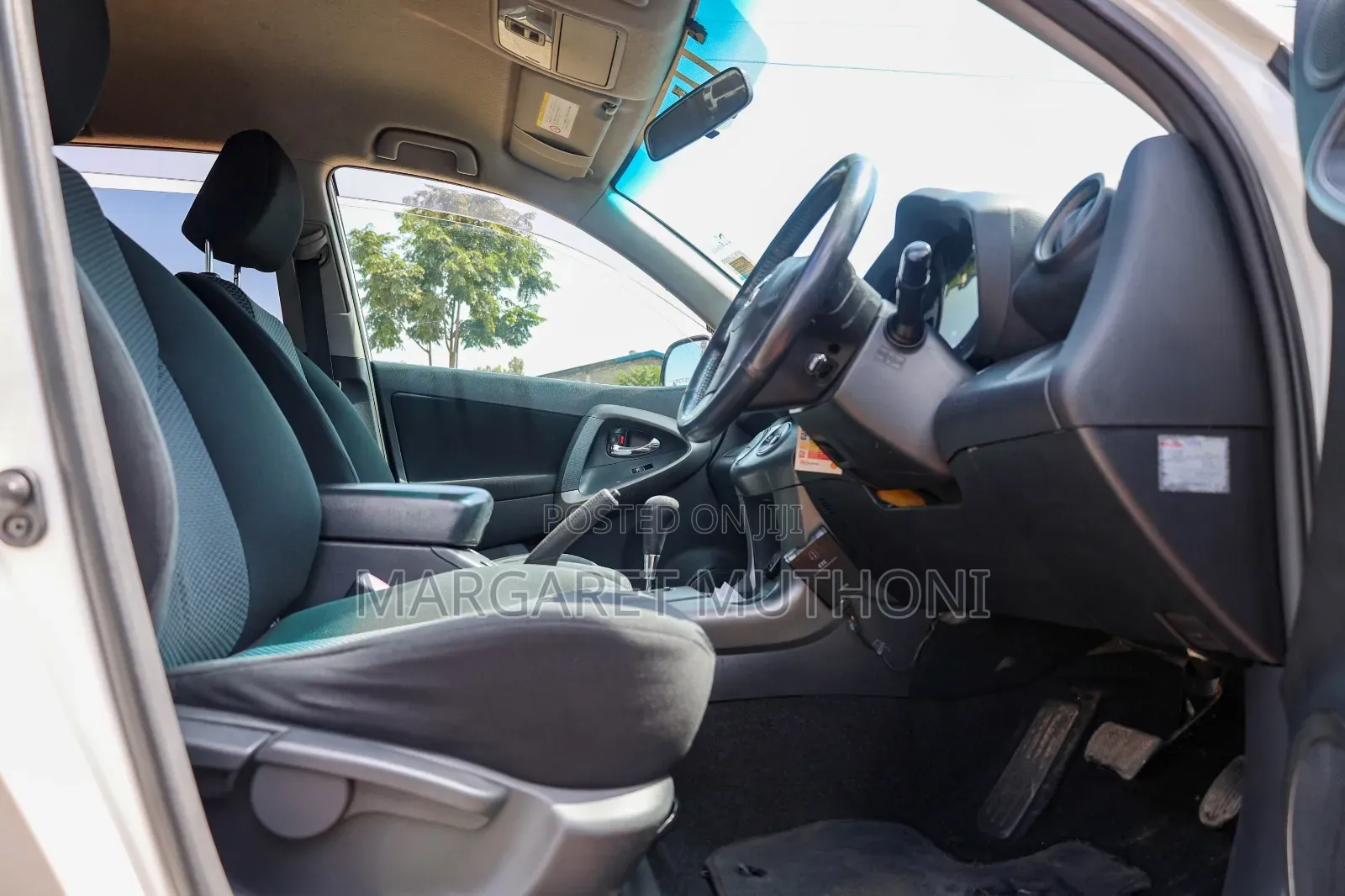 Toyota RAV4 2011 White