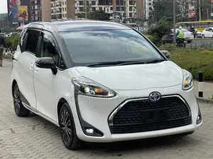 Toyota Sienta 2020 White
