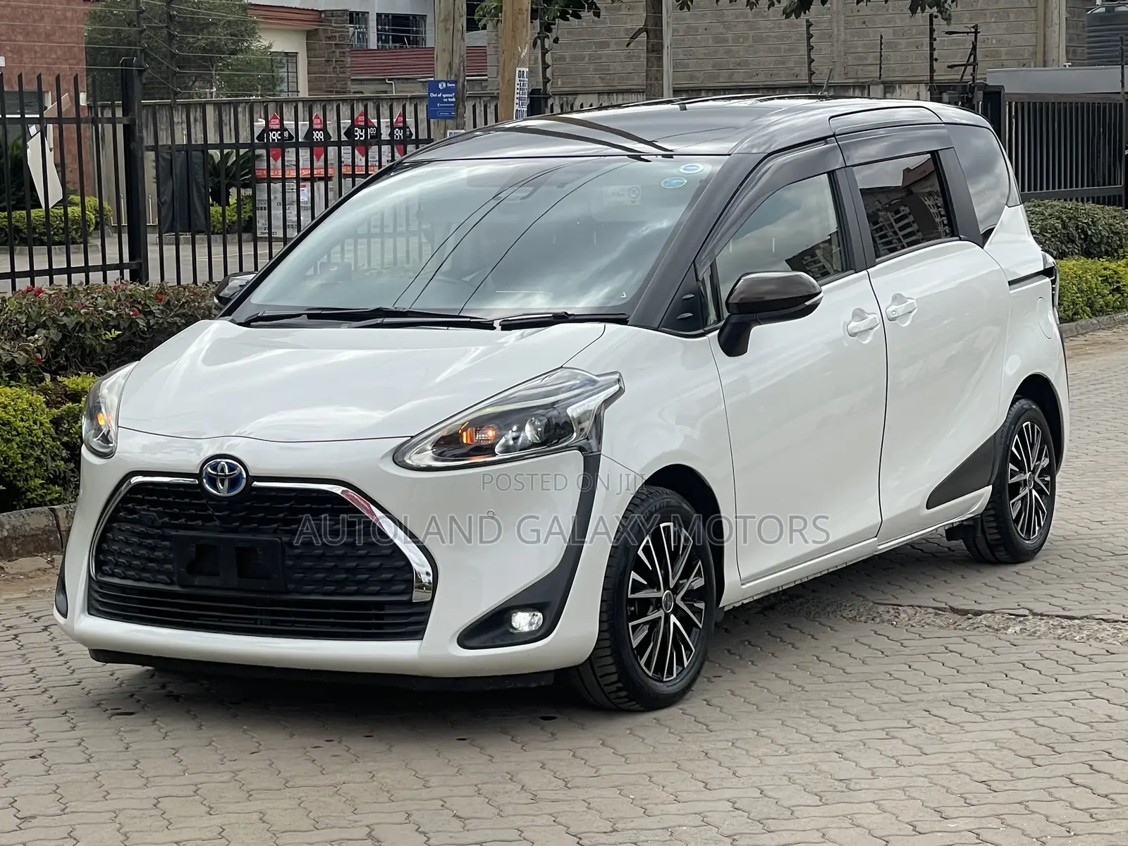 Toyota Sienta 2020 White