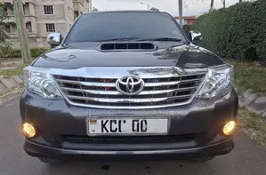 Toyota Fortuner 2015 Gray