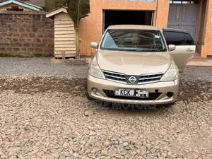 Nissan Tiida 2009 Gold