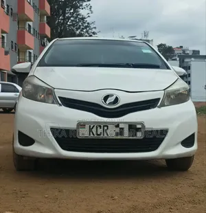 Toyota Vitz 2012 White