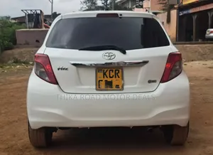 Toyota Vitz 2012 White