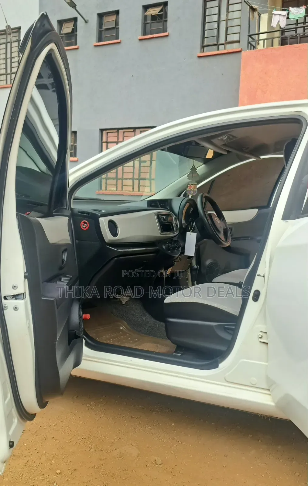 Toyota Vitz 2012 White