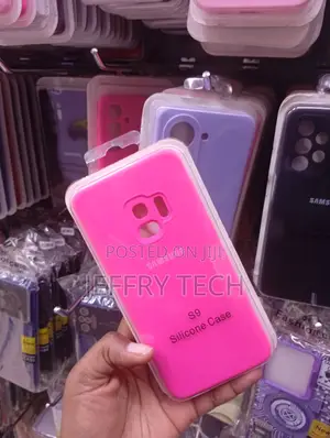Samsung Galaxy S9 Silicone Case Precise Cutouts for the Rear Camera