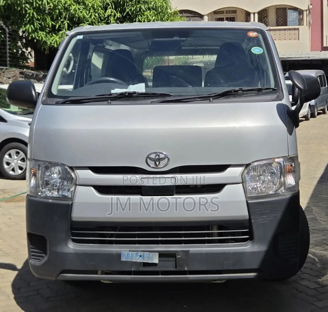 Toyota HiAce 2020 Silver